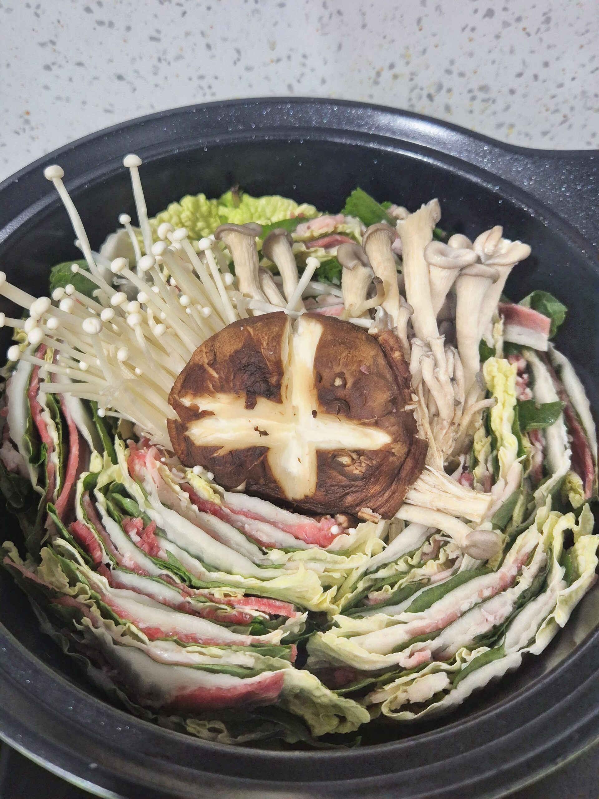 초간단하게 맛있는 밀푀유나베 만들기